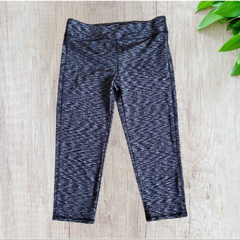 3/$25 || Joe Fresh Activewear Capri Leggings
